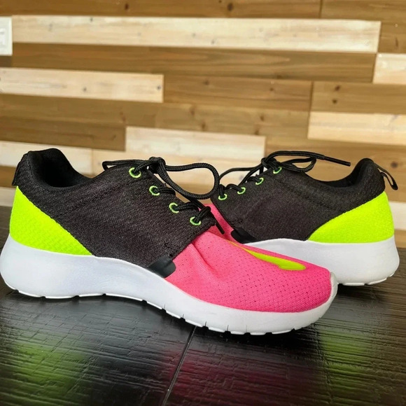Nike Roshe One Bright GS Size 4.5 Y - Picture 5 of 8